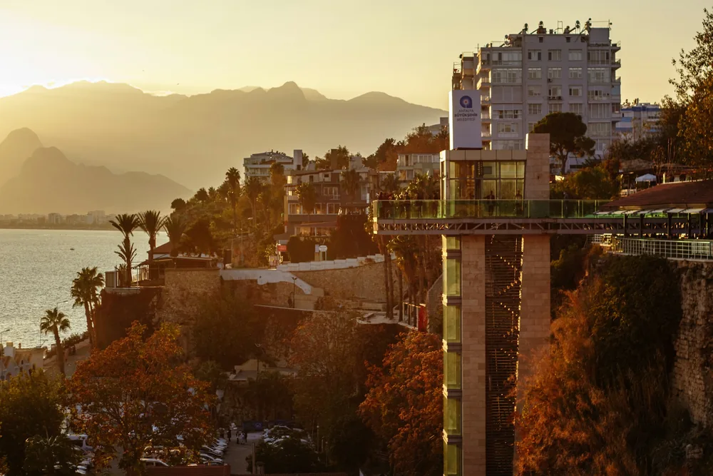 Antalya Kaleiçi eski şehir ve Akdeniz manzarası